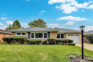811 S Na Wa Ta Ave, Mount Prospect, IL 60056 - Photo 1