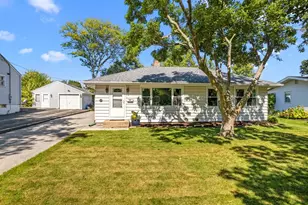 124 W Sunset Ave, Lombard, IL 60148 - Photo 1