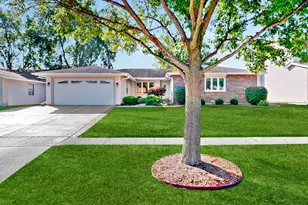 1517 White Trail, Elk Grove Village, IL 60007 - Photo 1