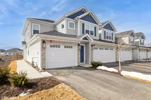 385 Masters Dr, Addison, IL 60101 - Photo 1