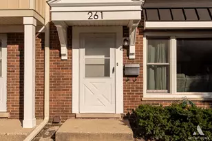 261 Montgomery Ln, Wood Dale, IL 60191 - Photo 1