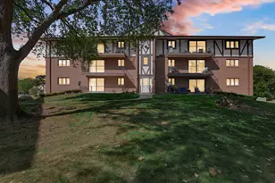 10845 S 84th Ave, Palos Hills, IL 60465 - Photo 1