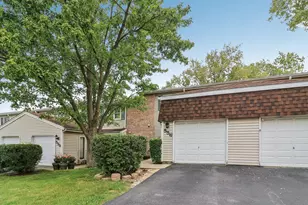 556 Leslie Ln, Bolingbrook, IL 60440 - Photo 1