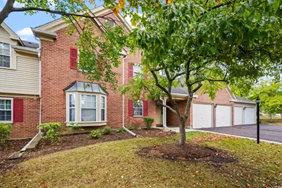 198 Camden Court #z2, Schaumburg, IL 60194 - Photo 1