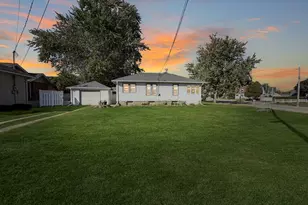 1902 Chicago Ave, Savanna, IL 61074 - Photo 1