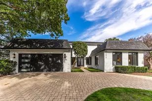 1075 Heather Rd, Deerfield, IL 60015 - Photo 1