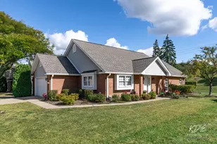 8557 Sandalwood Dr, Darien, IL 60561 - Photo 1