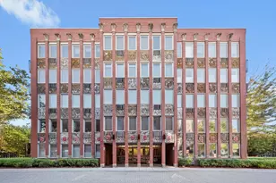 1041 Susan Collins Ln, Oak Park, IL 60302 - Photo 1