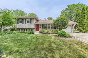 911 Lilac Ln, Naperville, IL 60540 - Photo 1