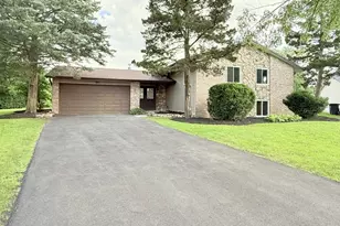 5 Derbyshire Ct, Bolingbrook, IL 60440 - Photo 1