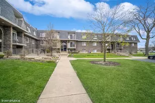 860 Winesap Ct, Prospect Heights, IL 60070 - Photo 1