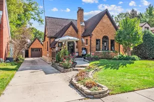 21 N Edison Ave, Elgin, IL 60123 - Photo 1