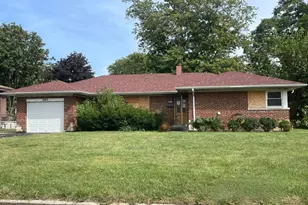 10815 S 71st Ct, Worth, IL 60482 - Photo 1
