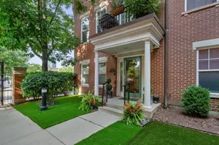 210 W Scott St, Chicago, IL 60610 - Photo 1