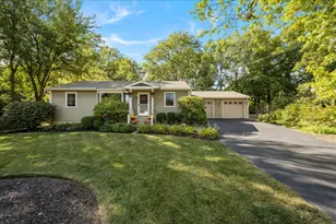 231 Evergreen Dr, Batavia, IL 60510 - Photo 1