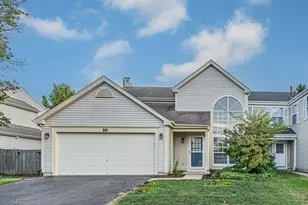 681 Legends Dr, Carol Stream, IL 60188 - Photo 1