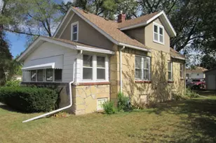 2834 Hanson St, Rockford, IL 61109 - Photo 1