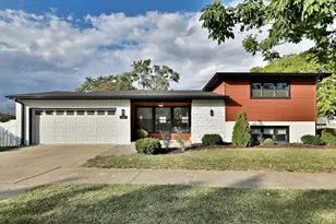 427 E Adams St, Elmhurst, IL 60126 - Photo 1