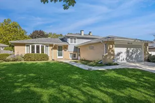 1310 Iroquois Ln, Darien, IL 60561 - Photo 1