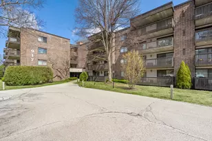 917 Vose Dr, Gurnee, IL 60031 - Photo 1