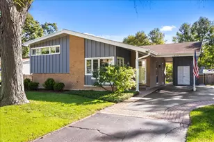 677 Timber Hill Rd, Deerfield, IL 60015 - Photo 1