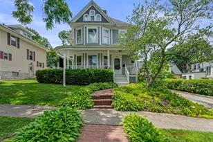 311 Nicholson St, Joliet, IL 60435 - Photo 1
