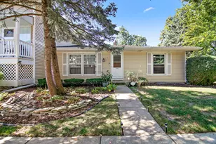 5340 Crescent Ln, Oak Forest, IL 60452 - Photo 1