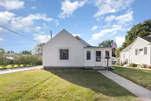 644 Lavoie Ave, Elgin, IL 60120 - Photo 1