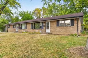 229 Flintridge Dr, Rockford, IL 61107 - Photo 1