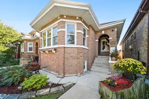 5243 W Oakdale Ave, Chicago, IL 60641 - Photo 1