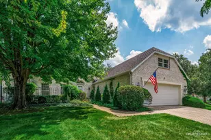 8 Hillcrest Dr, Sugar Grove, IL 60554 - Photo 1