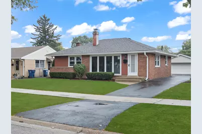 773 E Lincoln Avenue, Des Plaines, IL 60018 - Photo 1