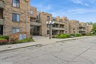 1926 Prairie Square, Schaumburg, IL 60193 - Photo 1