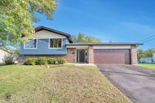 7829 Valley View Ln, Woodridge, IL 60517 - Photo 1