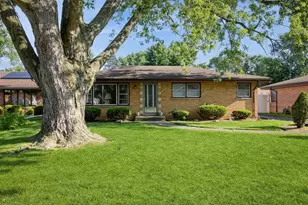 6812 98th St, Chicago Ridge, IL 60415 - Photo 1