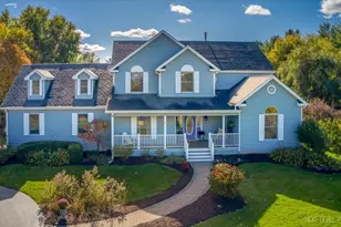 40W817 Willowbrook Dr, Saint Charles, IL 60175 - Photo 1