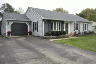 531 Parkside Cir, Streamwood, IL 60107 - Photo 1