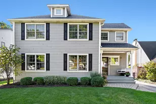 29 Waverly Ave, Clarendon Hills, IL 60514 - Photo 1