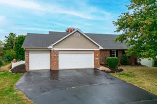 307 Britnie Dr, Poplar Grove, IL 61065 - Photo 1