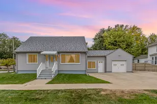 61 S Union St, Aurora, IL 60505 - Photo 1