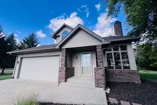 7705 Lakewood Rd, Wedron, IL 61882 - Photo 1