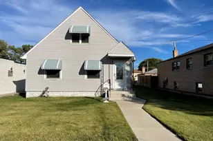 10643 S Troy St, Chicago, IL 60655 - Photo 1