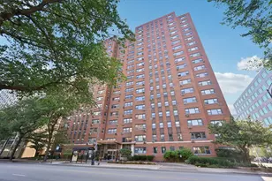 2909 N Sheridan Rd, Chicago, IL 60657 - Photo 1