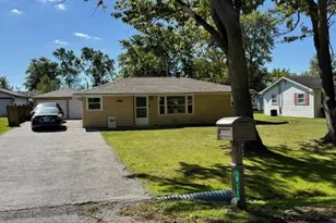 829 W Windsor Ave, Crete, IL 60417 - Photo 1