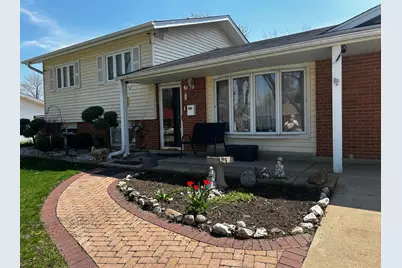 565 Flagstaff Lane, Hoffman Estates, IL 60169 - Photo 1