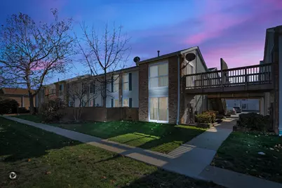 1908 Kenilworth Circle #H, Hoffman Estates, IL 60169 - Photo 1