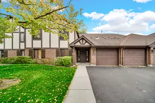 1038 Harbour Ct, Wheeling, IL 60090 - Photo 1