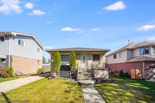 9805 Normandy Ave, Oak Lawn, IL 60453 - Photo 1