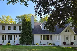 25W201 Summit Dr, Naperville, IL 60563 - Photo 1