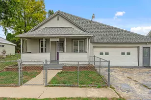 7 Lincoln St, Harvard, IL 60033 - Photo 1